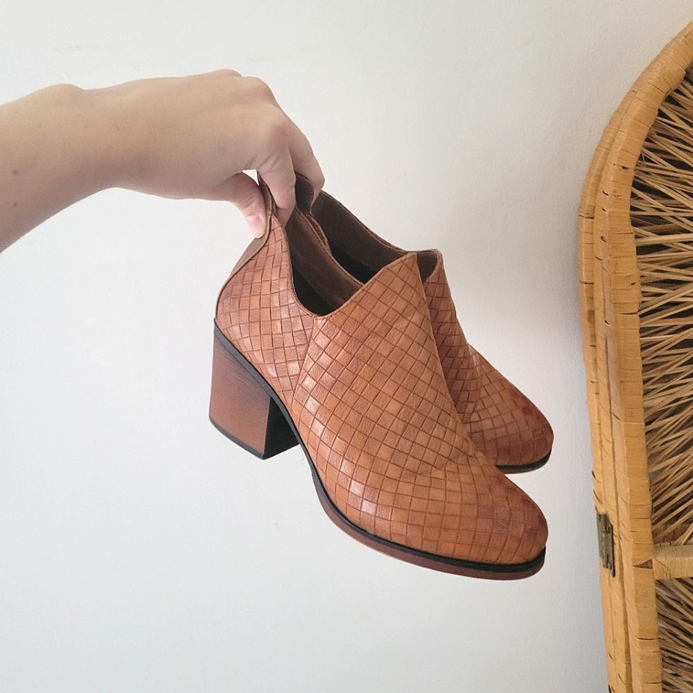Mata Leather Woven Heeled Ankle Boots 8.5 Brown